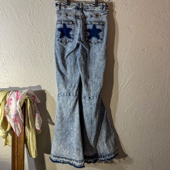 Modern "Peach Love" Star Patch Bell Bottom Jeans - Picture 1 of 8
